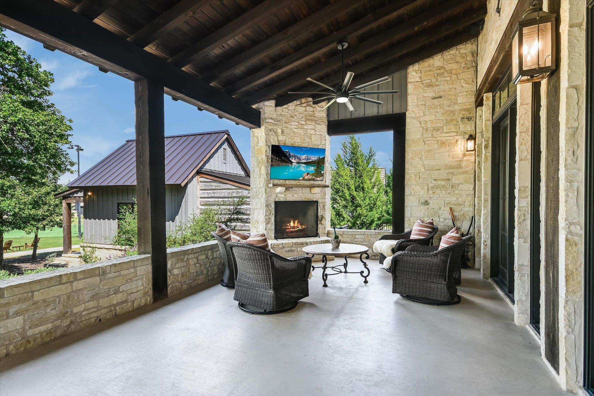 175 Putting Park Dr, Fredericksburg, TX 78624