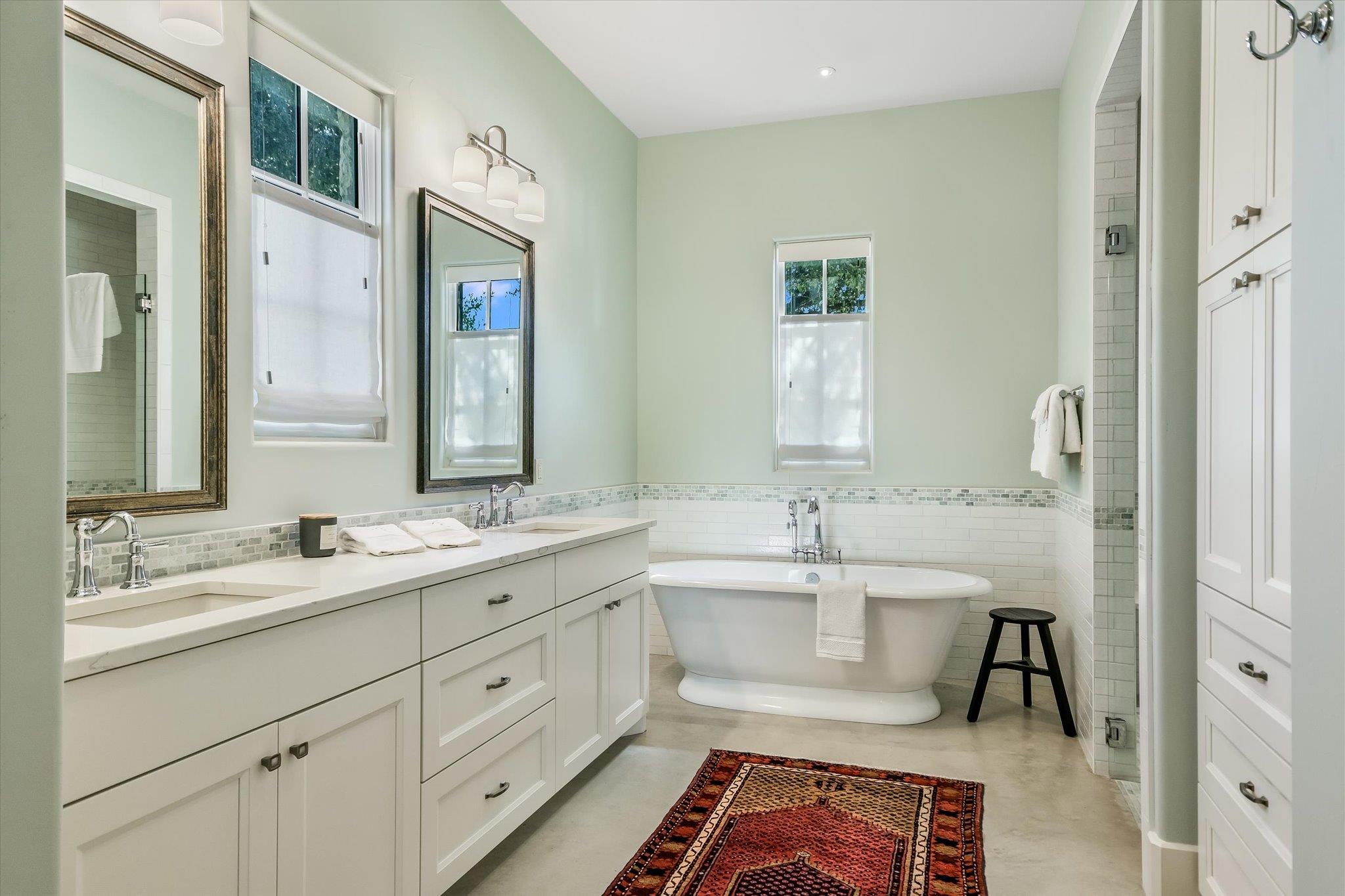 175 Putting Park Dr, Fredericksburg, TX 78624