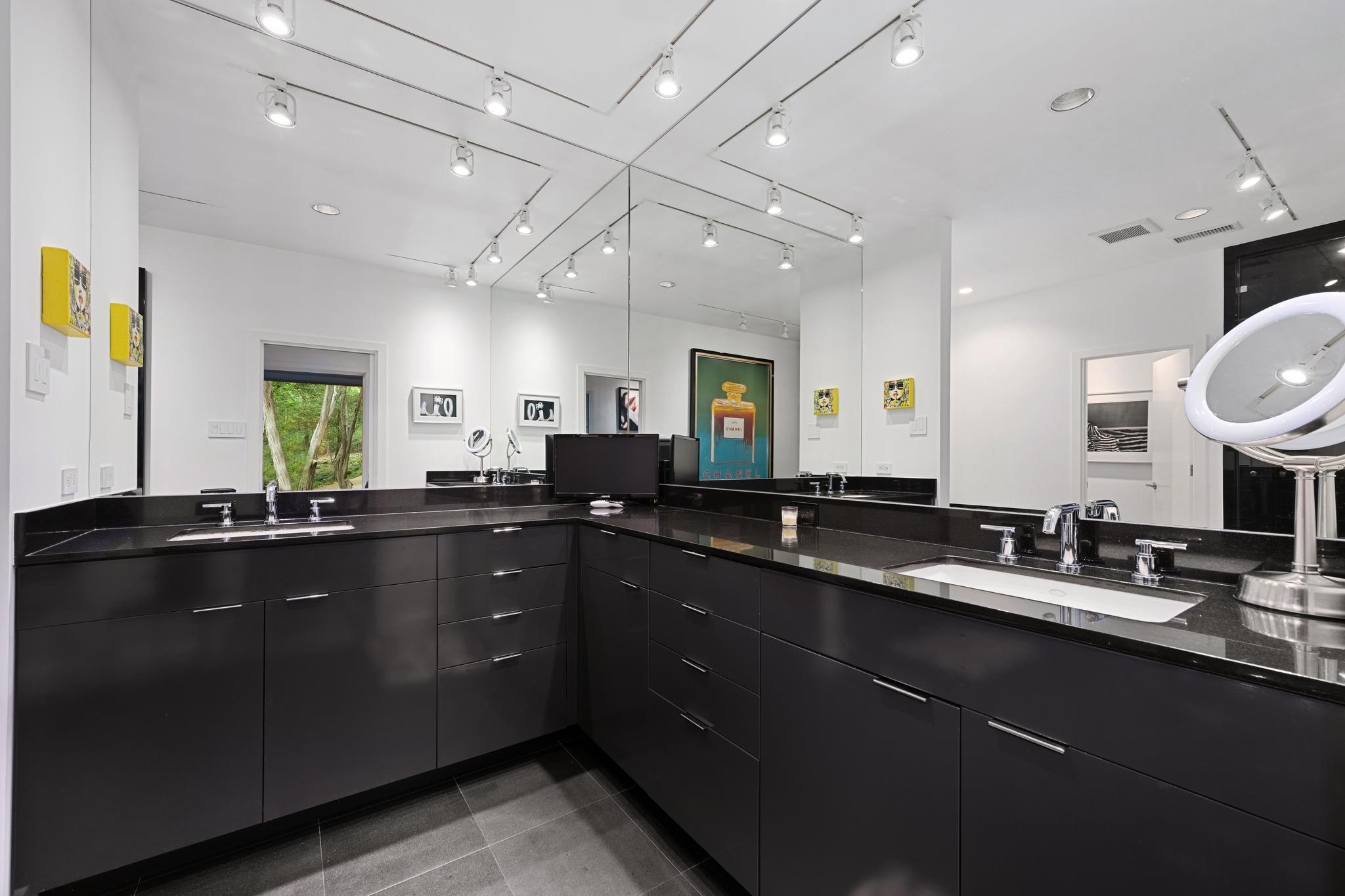 6 Las Brisas Dr, West Lake Hills, TX 78746