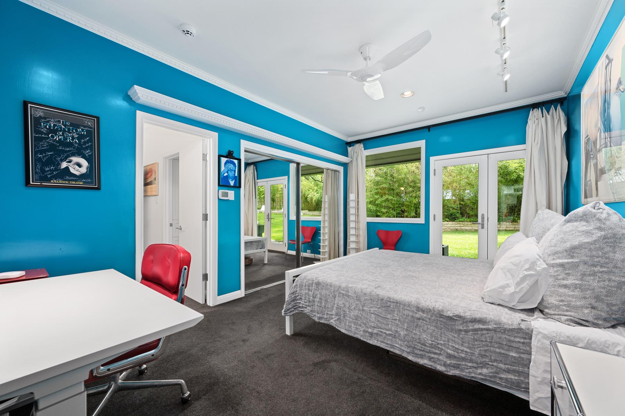 6 Las Brisas Dr, West Lake Hills, TX 78746