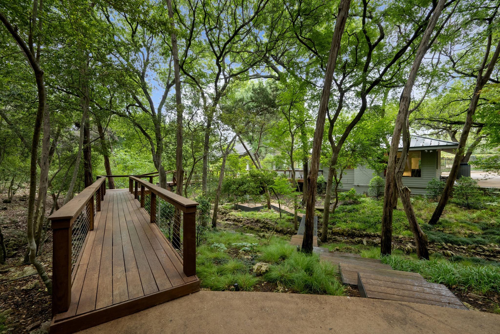 6 Las Brisas Dr, West Lake Hills, TX 78746