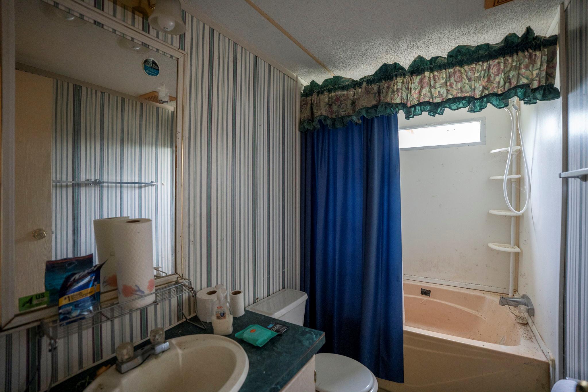 110 Oak Holw, Dale, TX 78616