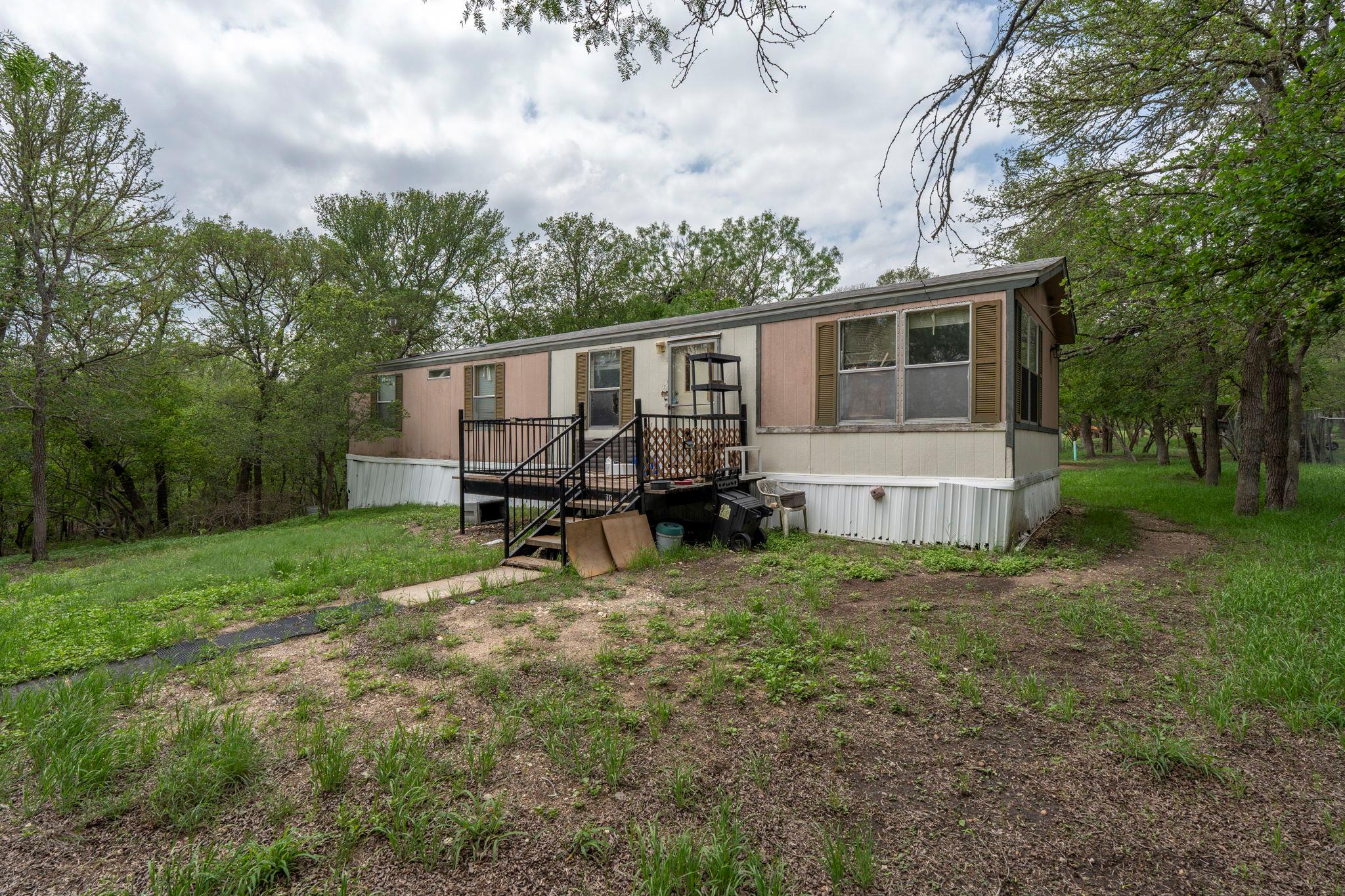 110 Oak Holw, Dale, TX 78616