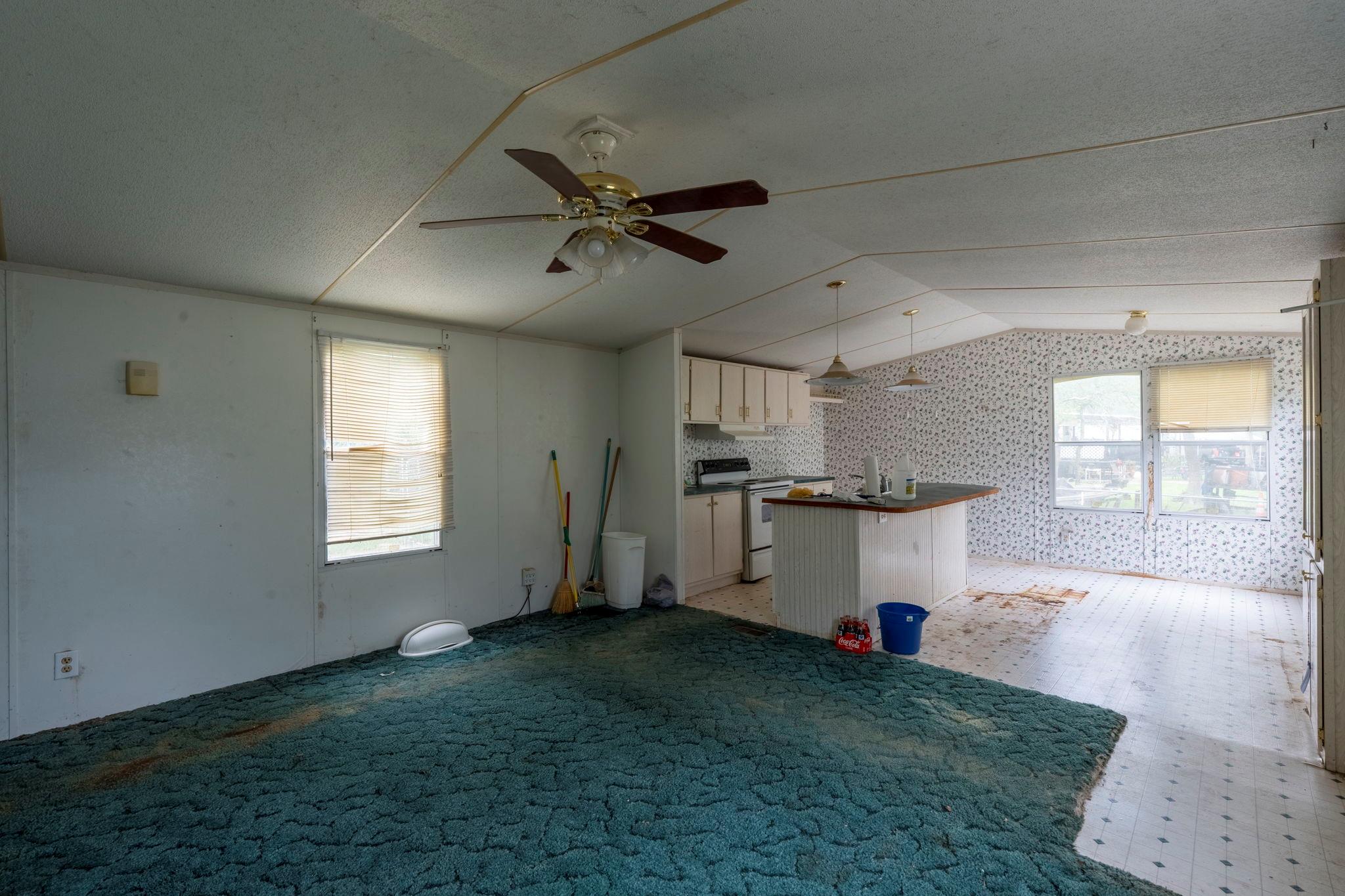 110 Oak Holw, Dale, TX 78616