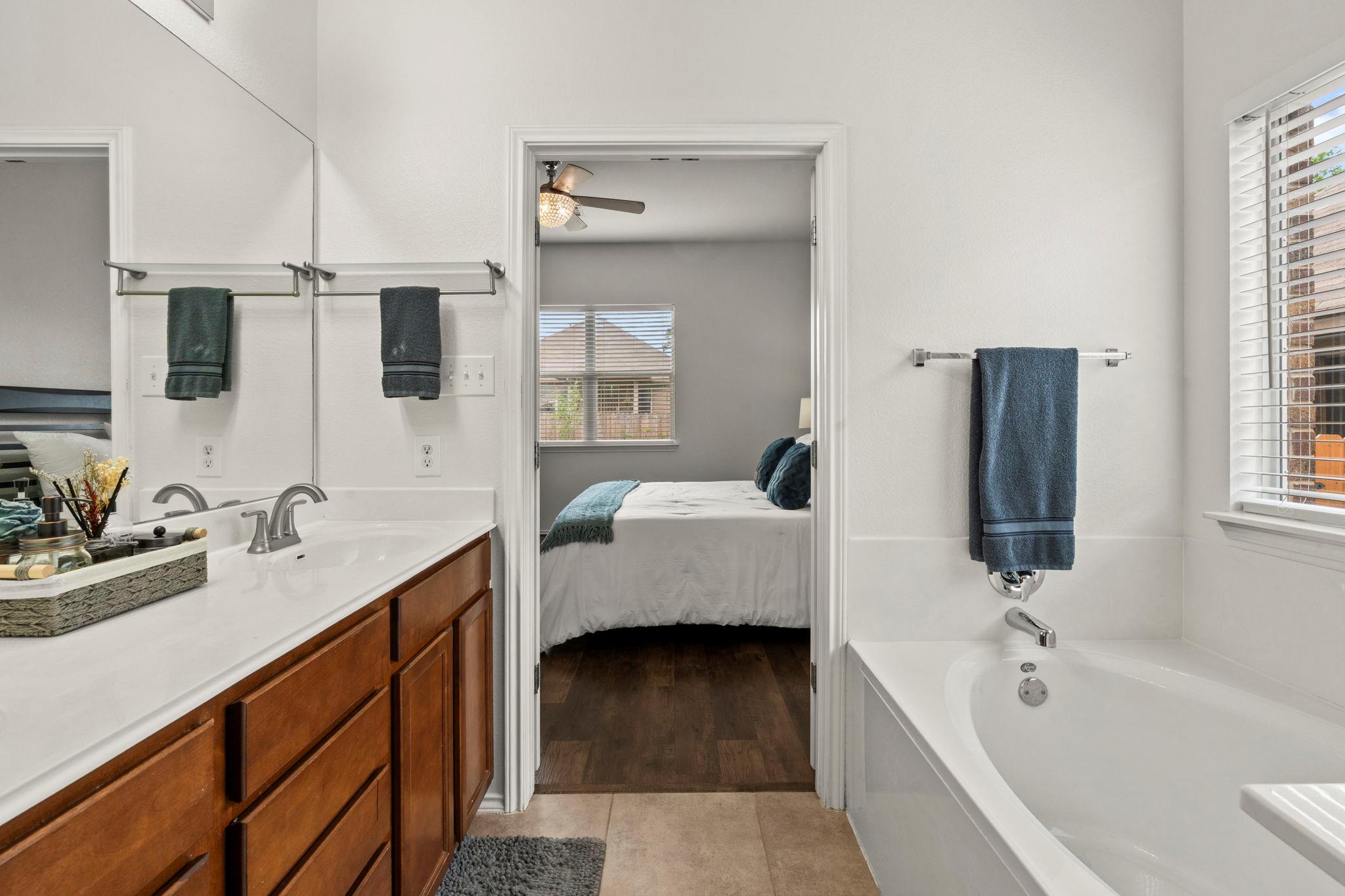 256 Willow City Vly, Buda, TX 78610