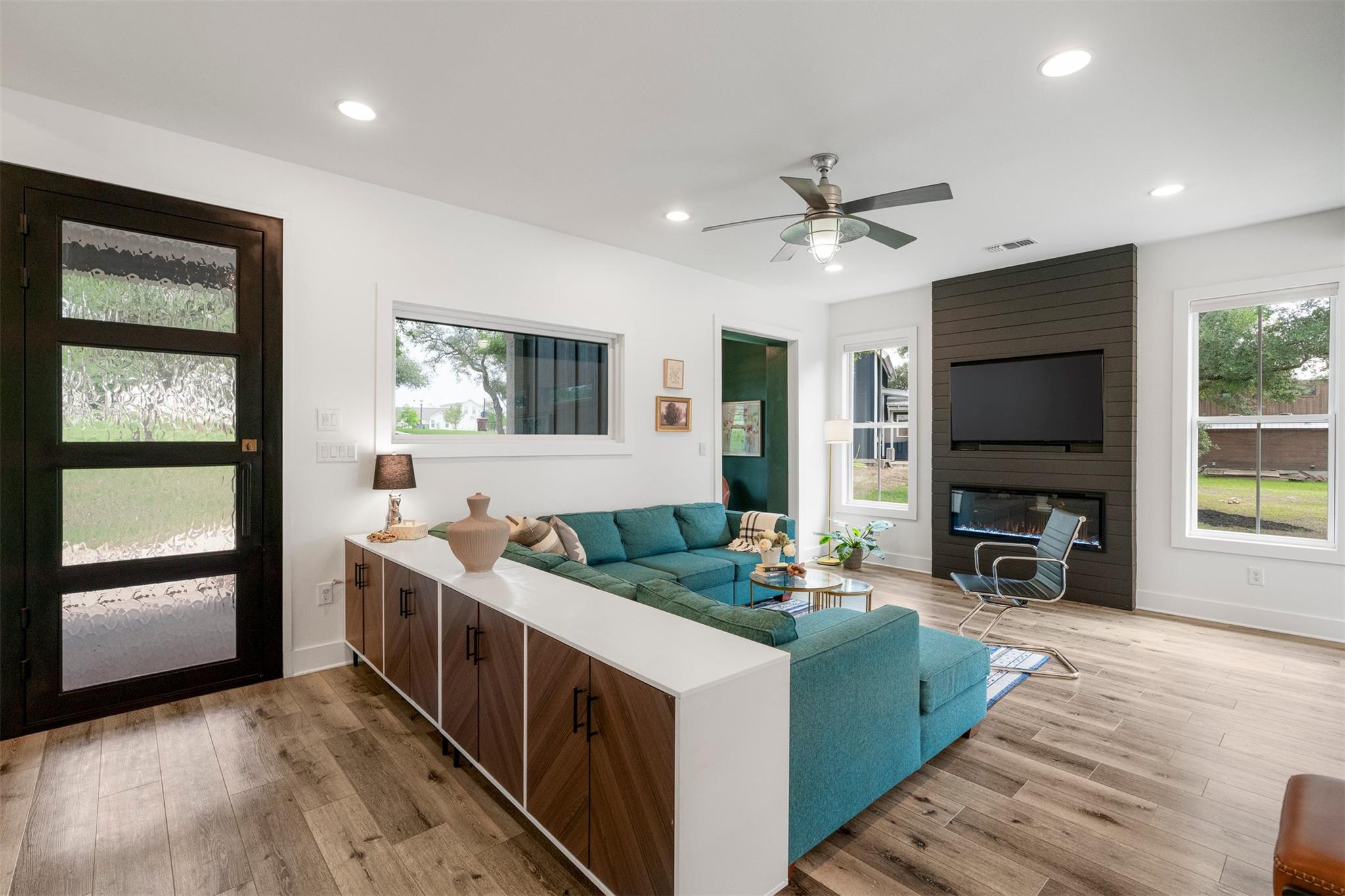 509 Victorian Gable Dr, Driftwood, TX 78619