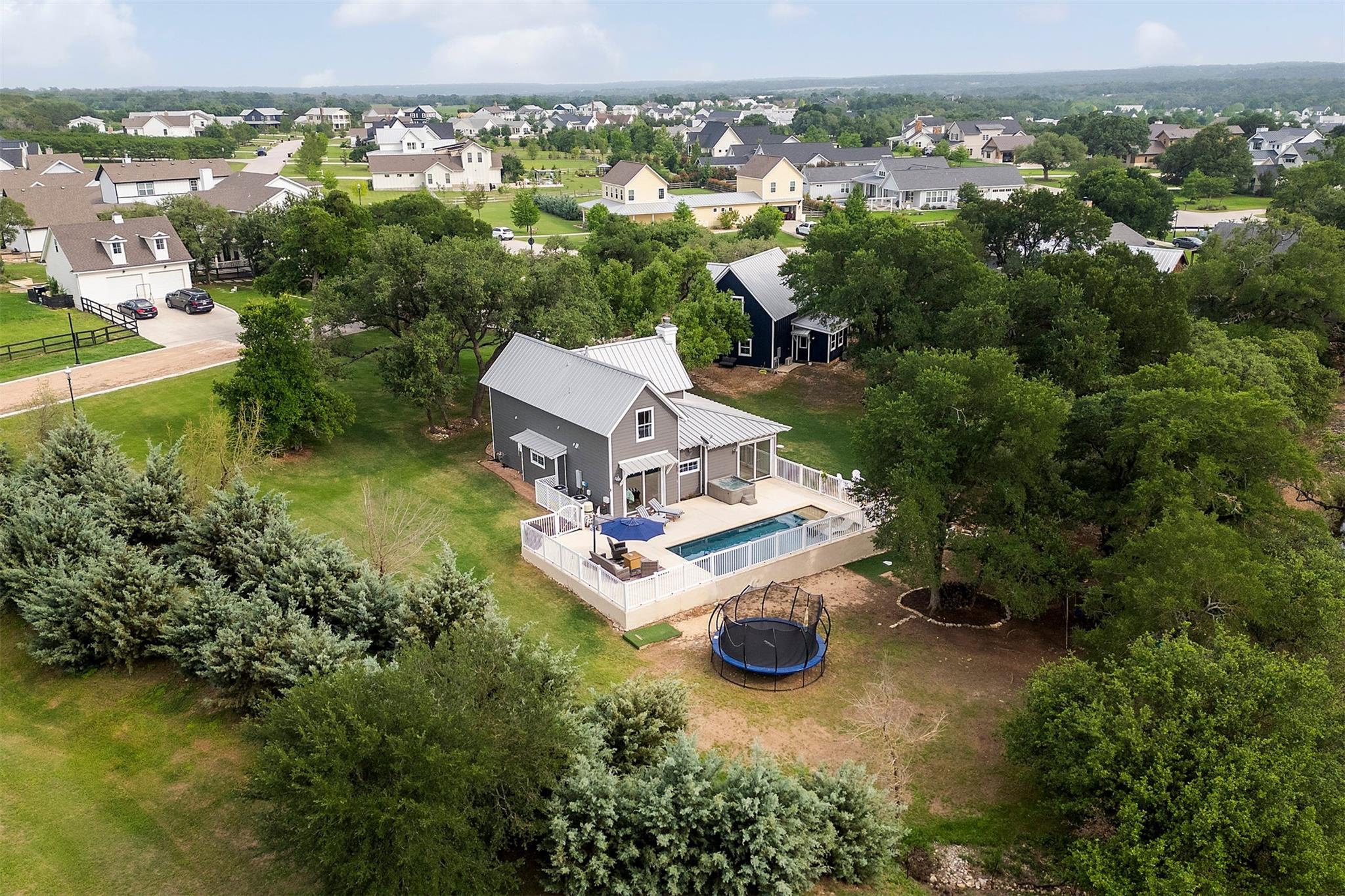 509 Victorian Gable Dr, Driftwood, TX 78619