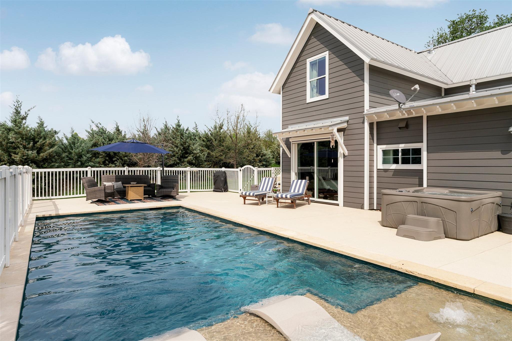 509 Victorian Gable Dr, Driftwood, TX 78619