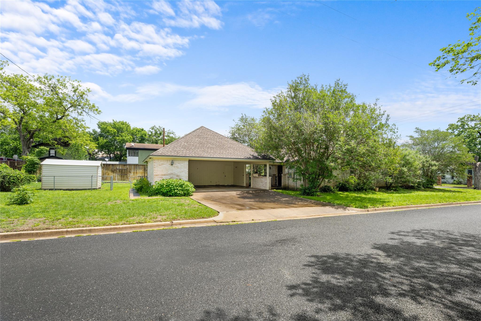 315 E Fannin St, La Grange, TX 78945
