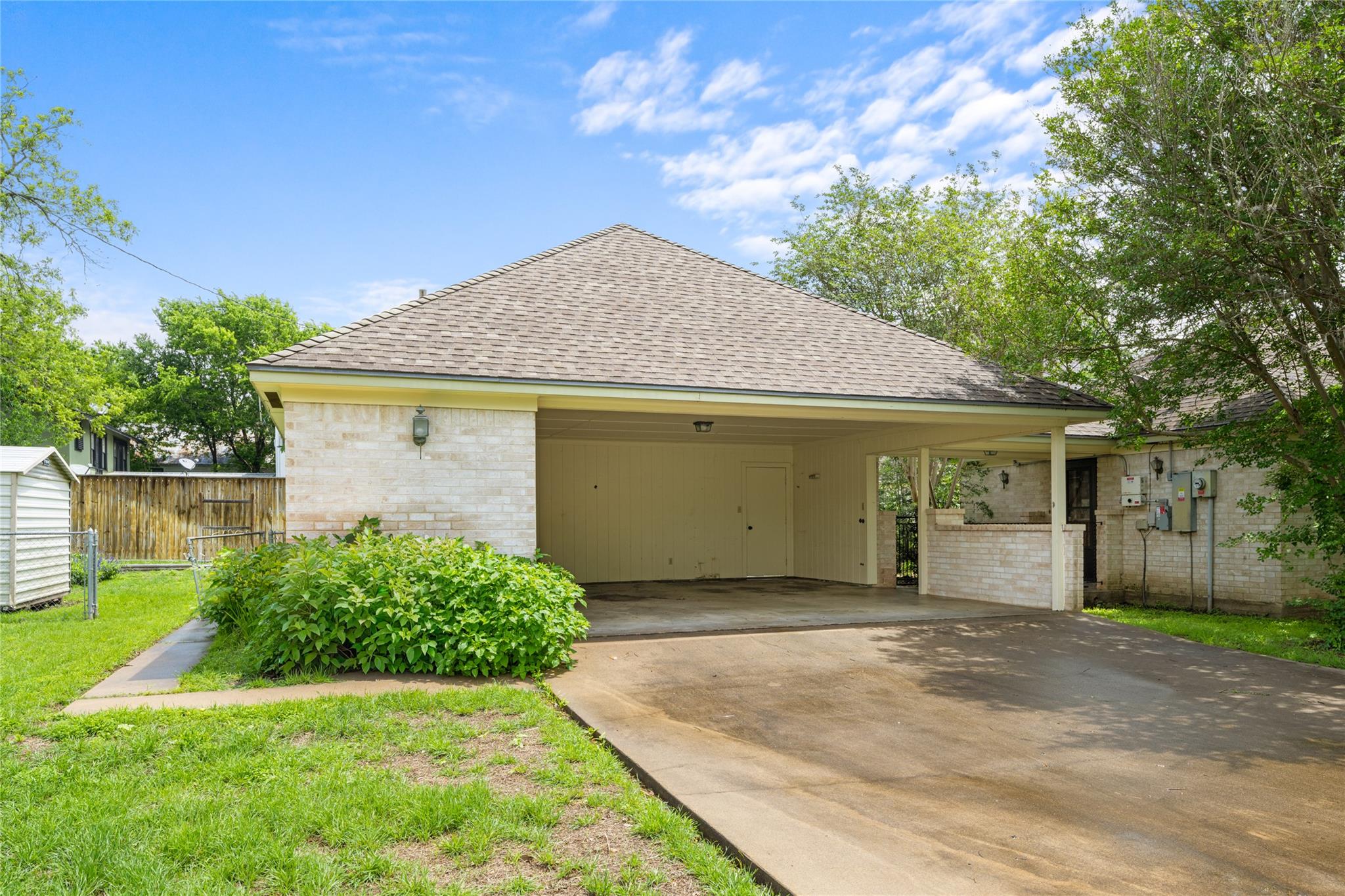 315 E Fannin St, La Grange, TX 78945