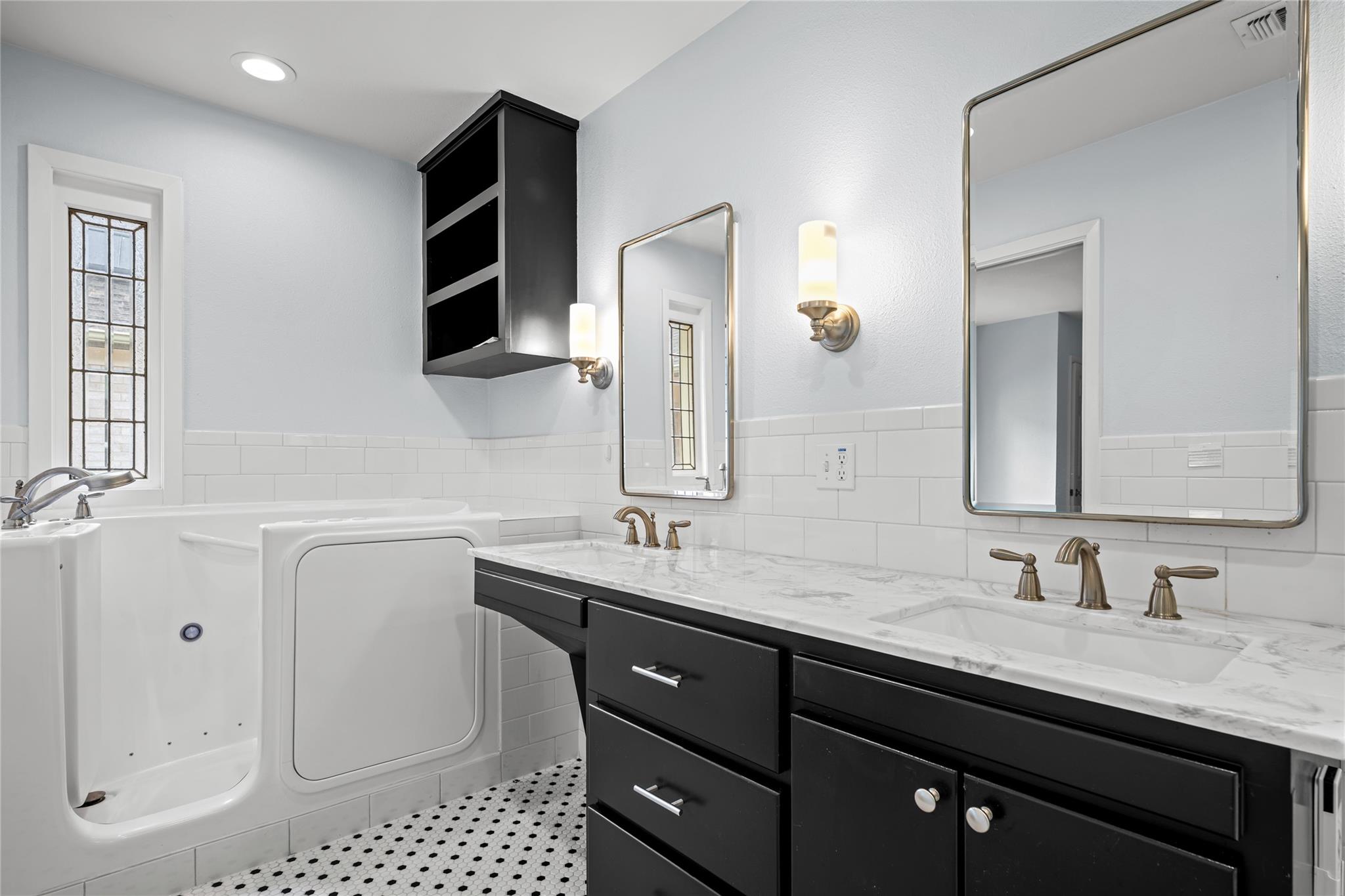 315 E Fannin St, La Grange, TX 78945