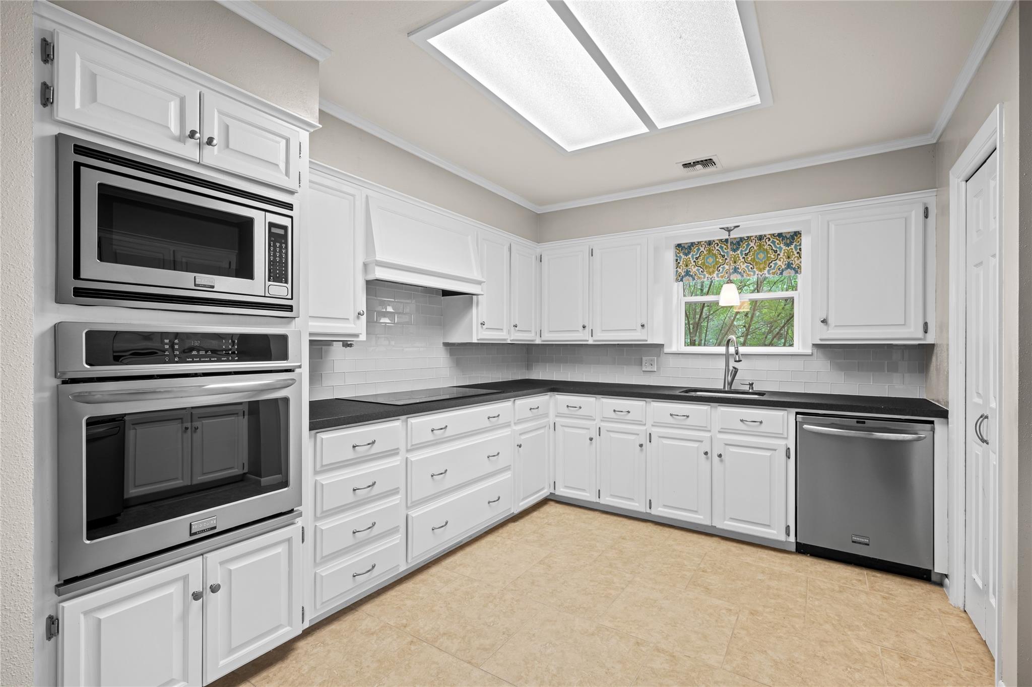 315 E Fannin St, La Grange, TX 78945