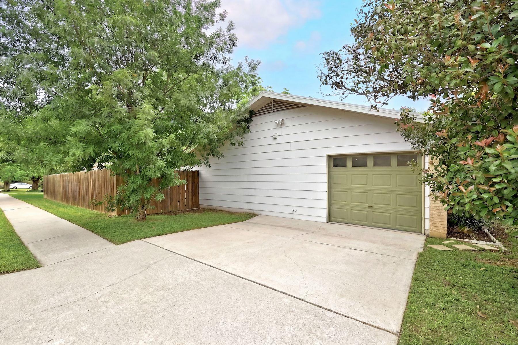 5114 Emerald Forest Dr, Austin, TX 78745