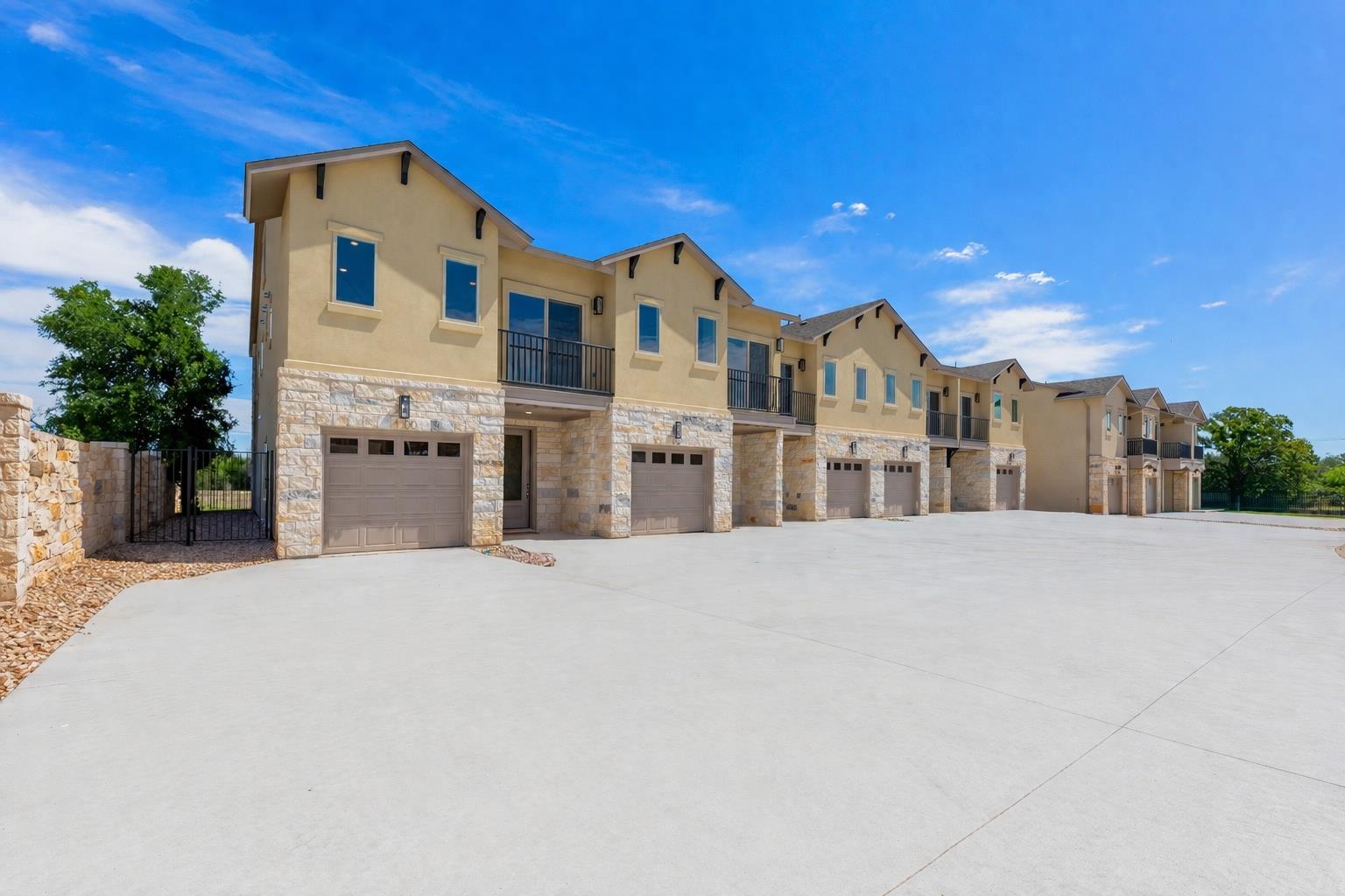 106 Tesla Cir, Round Rock, TX 78681
