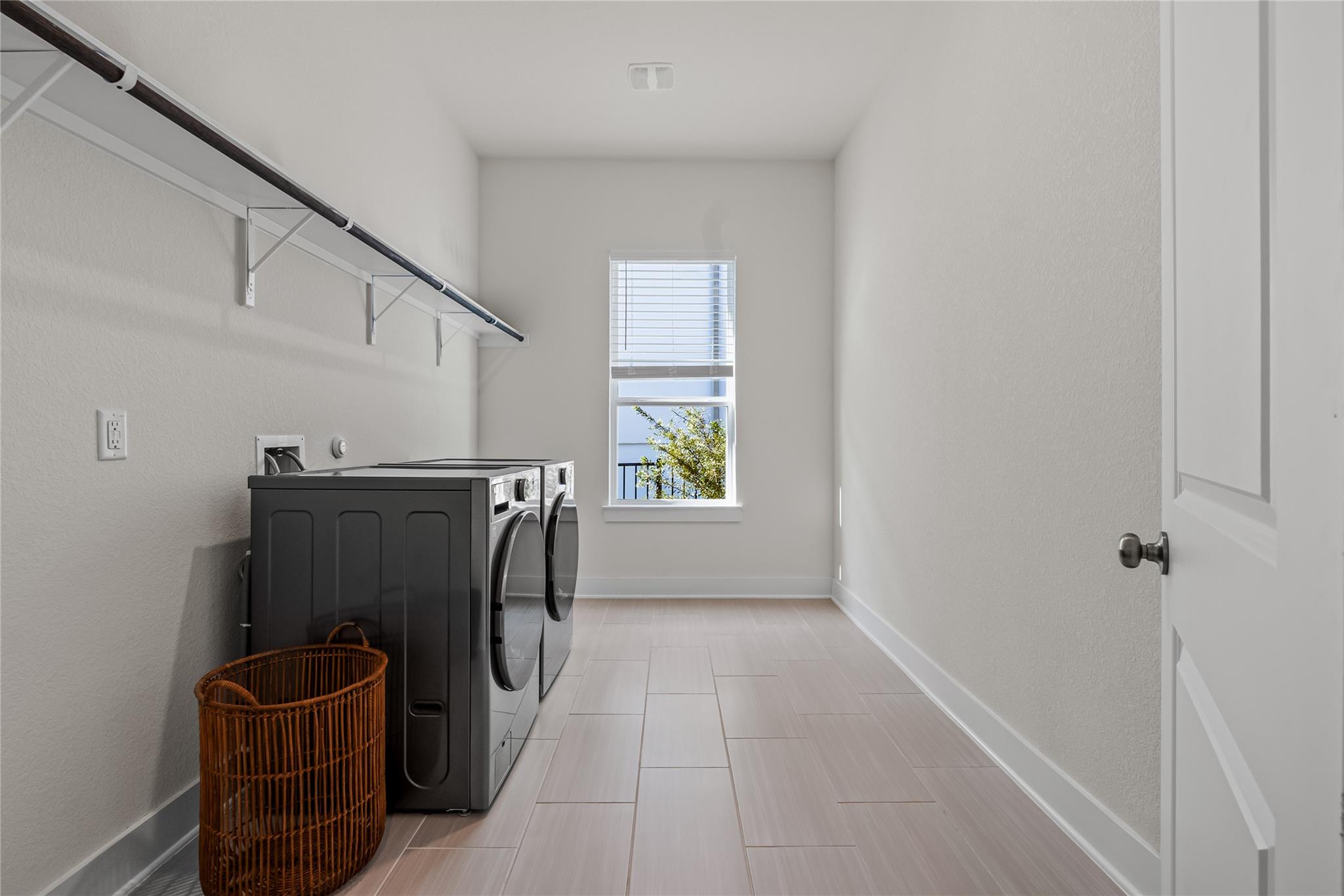 921 Trevi Fontana Dr, Leander, TX 78641