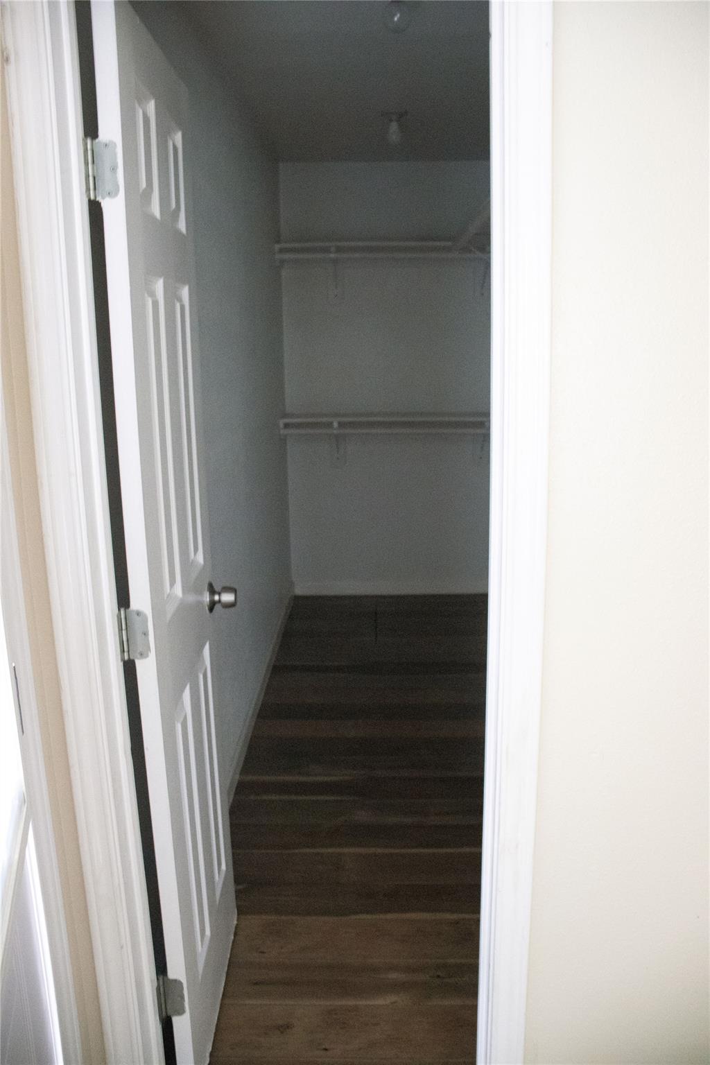 633 S Commerce St, Lockhart, TX 78644