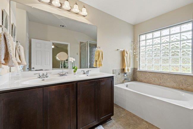 17700 Linkview Dr, Dripping Springs, TX 78620