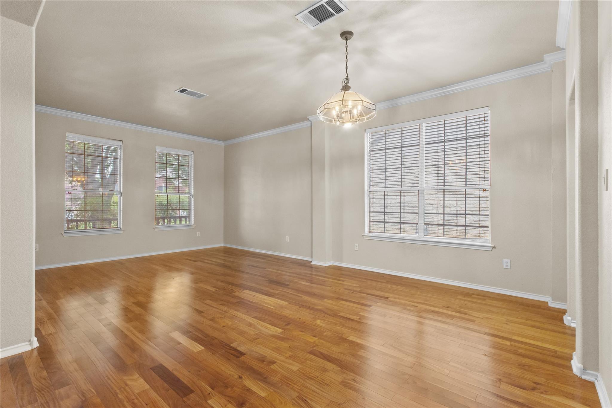 1616 Chasewood Dr, Austin, TX 78727
