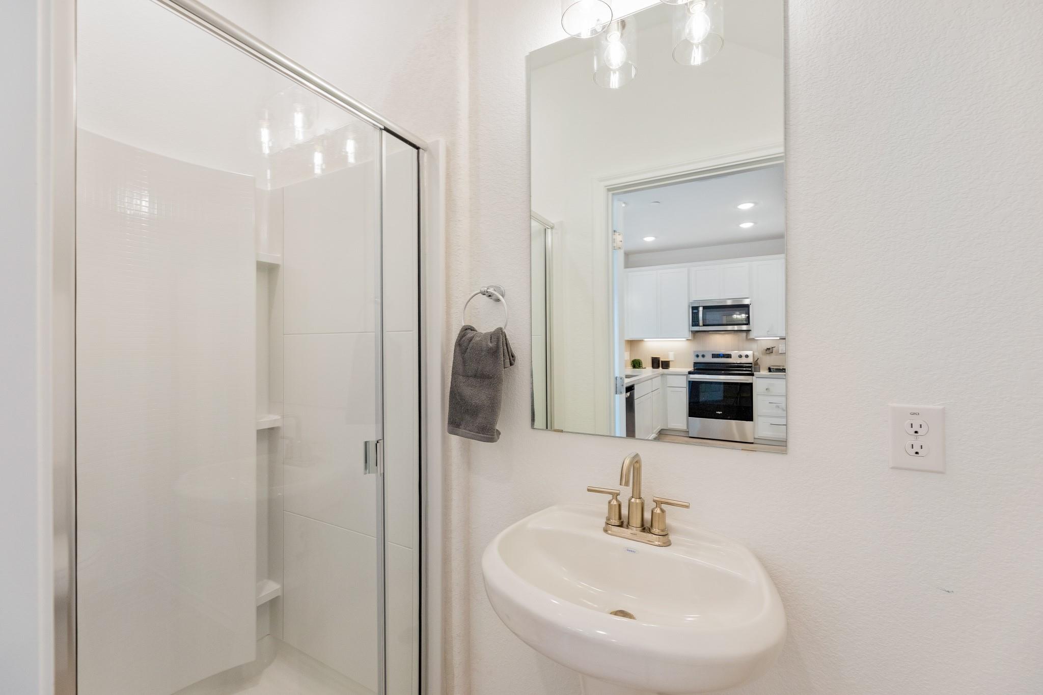 108 Tesla Cir, Round Rock, TX 78681