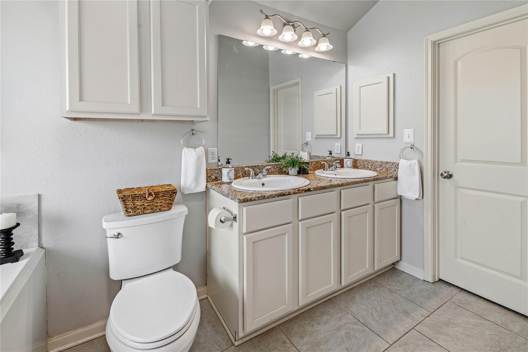 1058 Venice Dr, Bryan, TX 77808