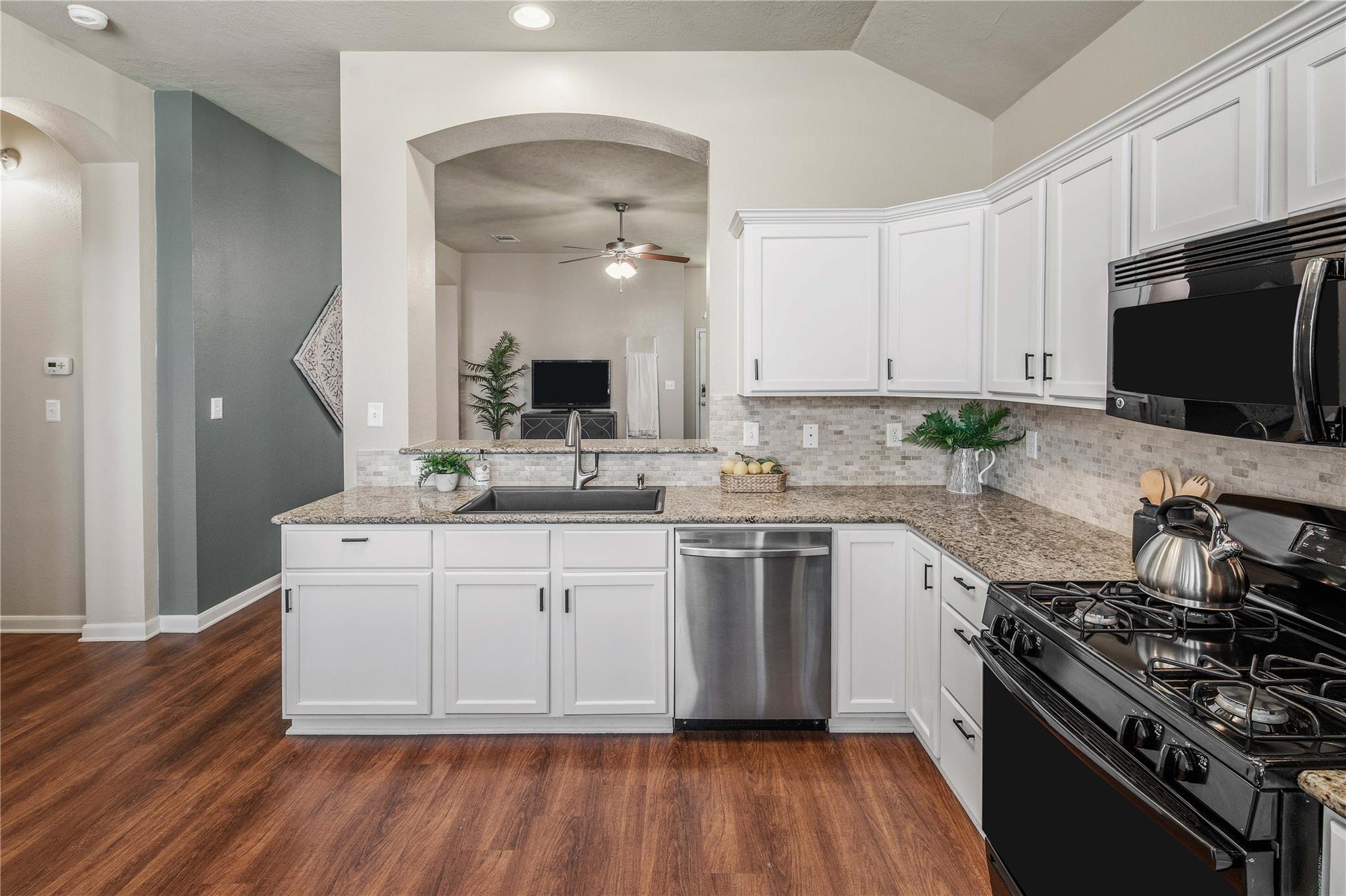 1058 Venice Dr, Bryan, TX 77808