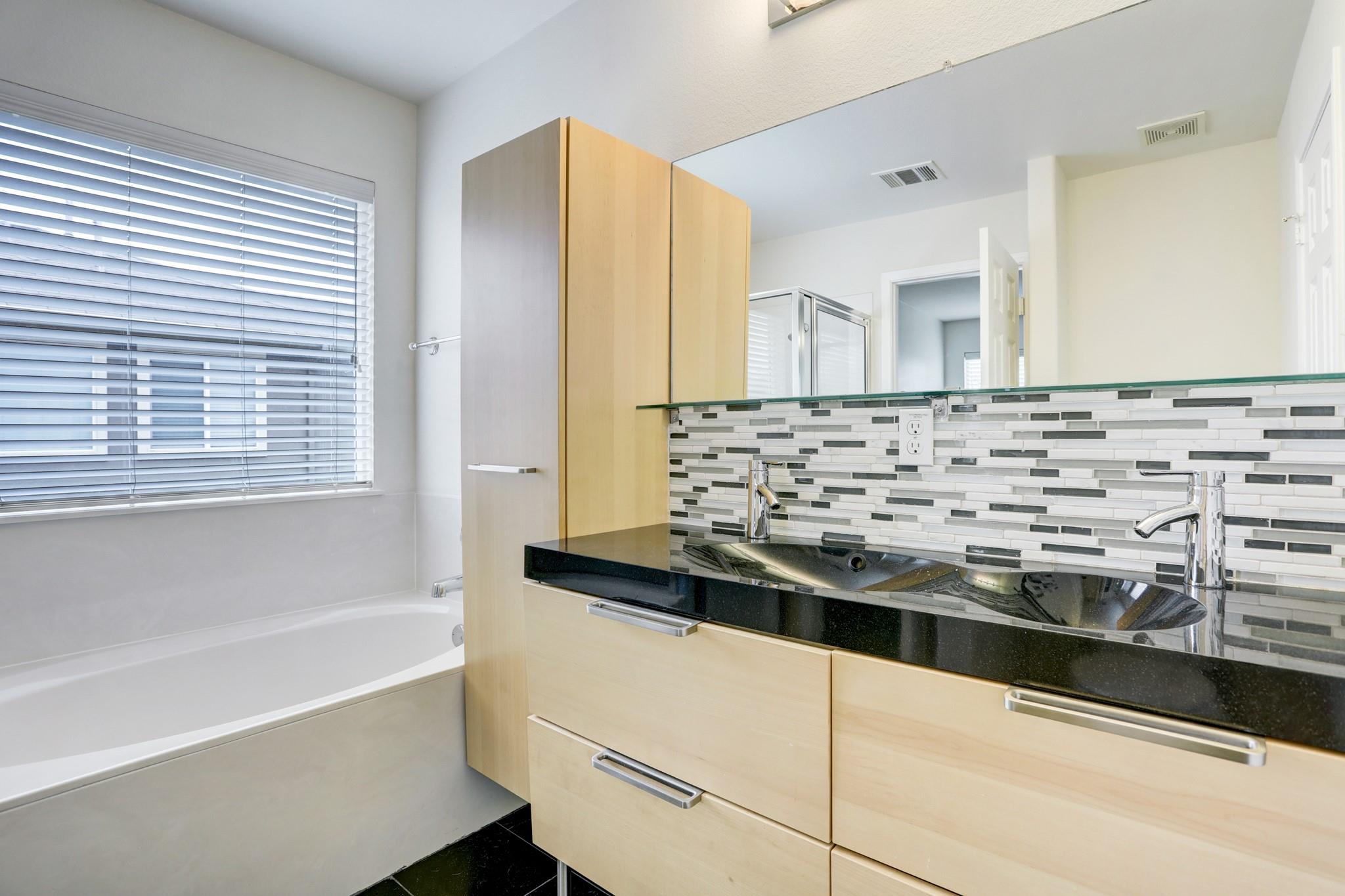 14608 Walt Whitman Trl # B, Pflugerville, TX 78660