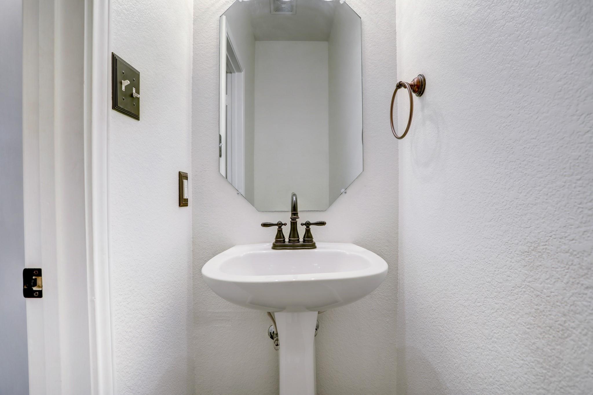 14608 Walt Whitman Trl # B, Pflugerville, TX 78660