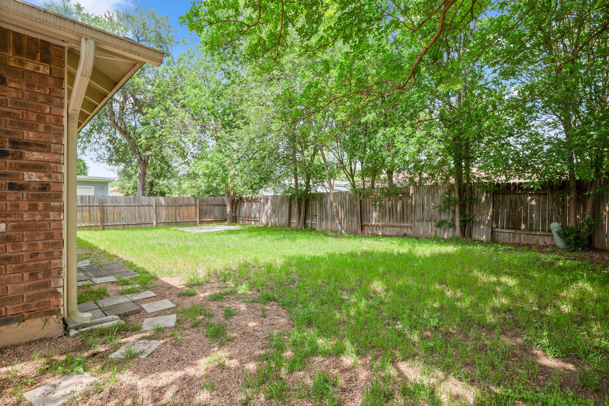 1212 Dunstan Dr, Austin, TX 78745