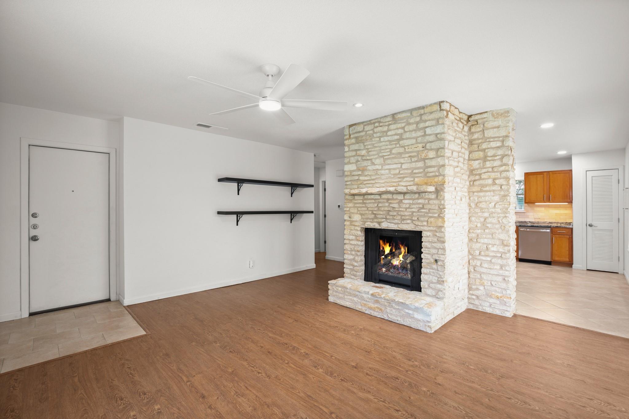 1212 Dunstan Dr, Austin, TX 78745