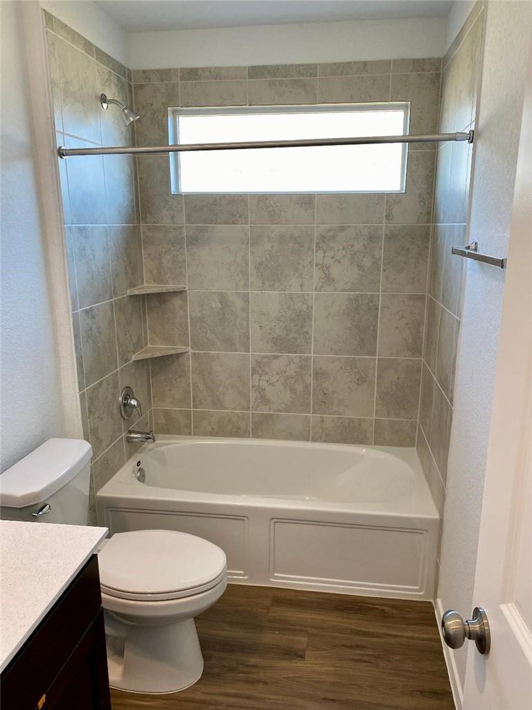 215 Chickasaw Ln, Hutto, TX 78634