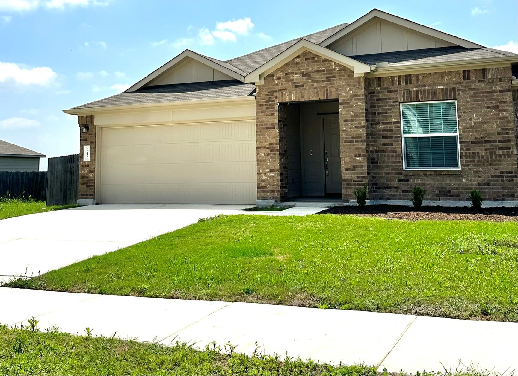 215 Chickasaw Ln, Hutto, TX 78634