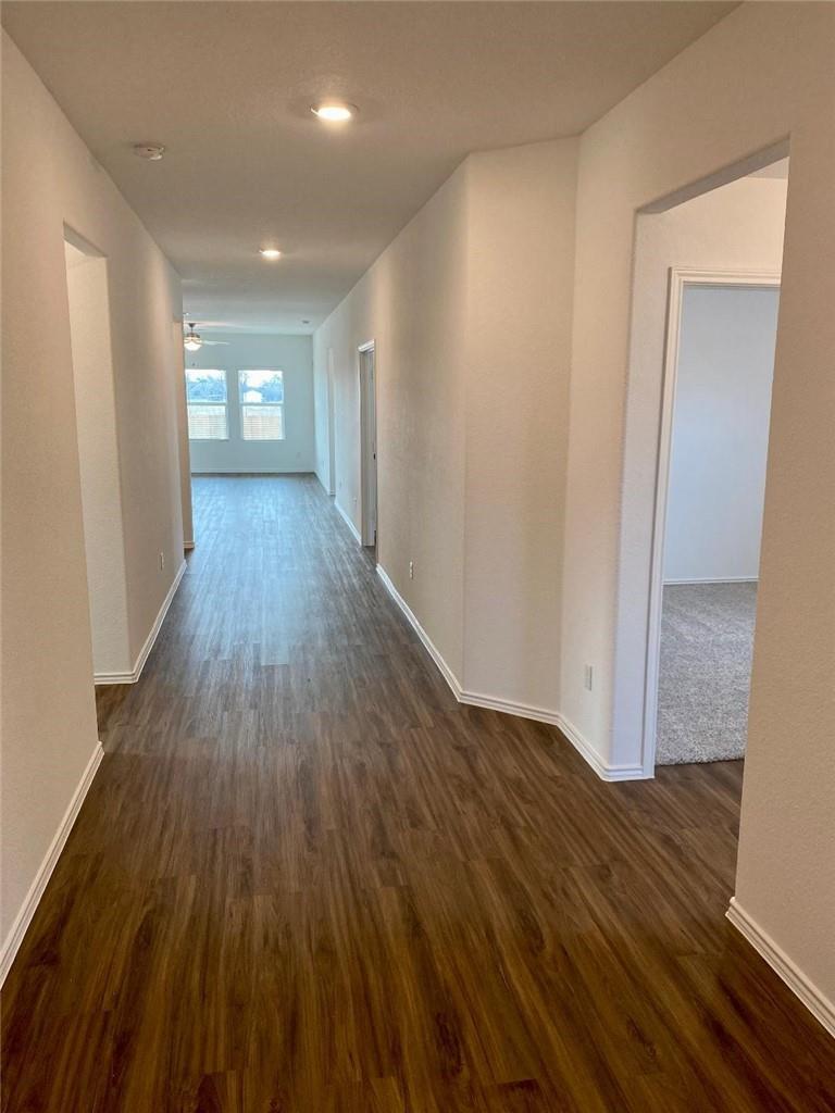 215 Chickasaw Ln, Hutto, TX 78634