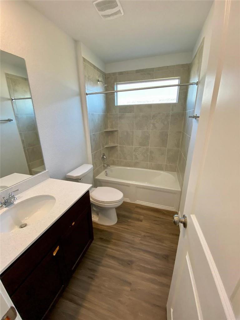 215 Chickasaw Ln, Hutto, TX 78634