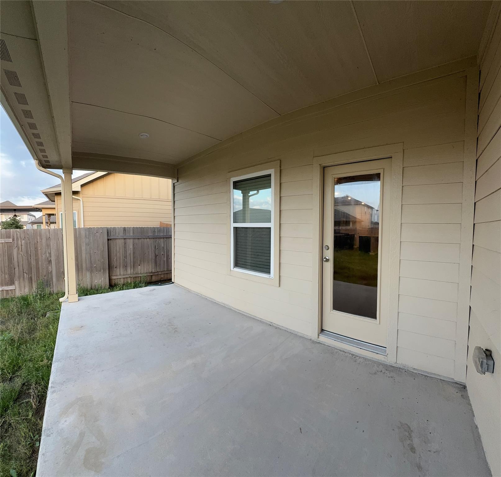 104 Osier Pass, Hutto, TX 78634
