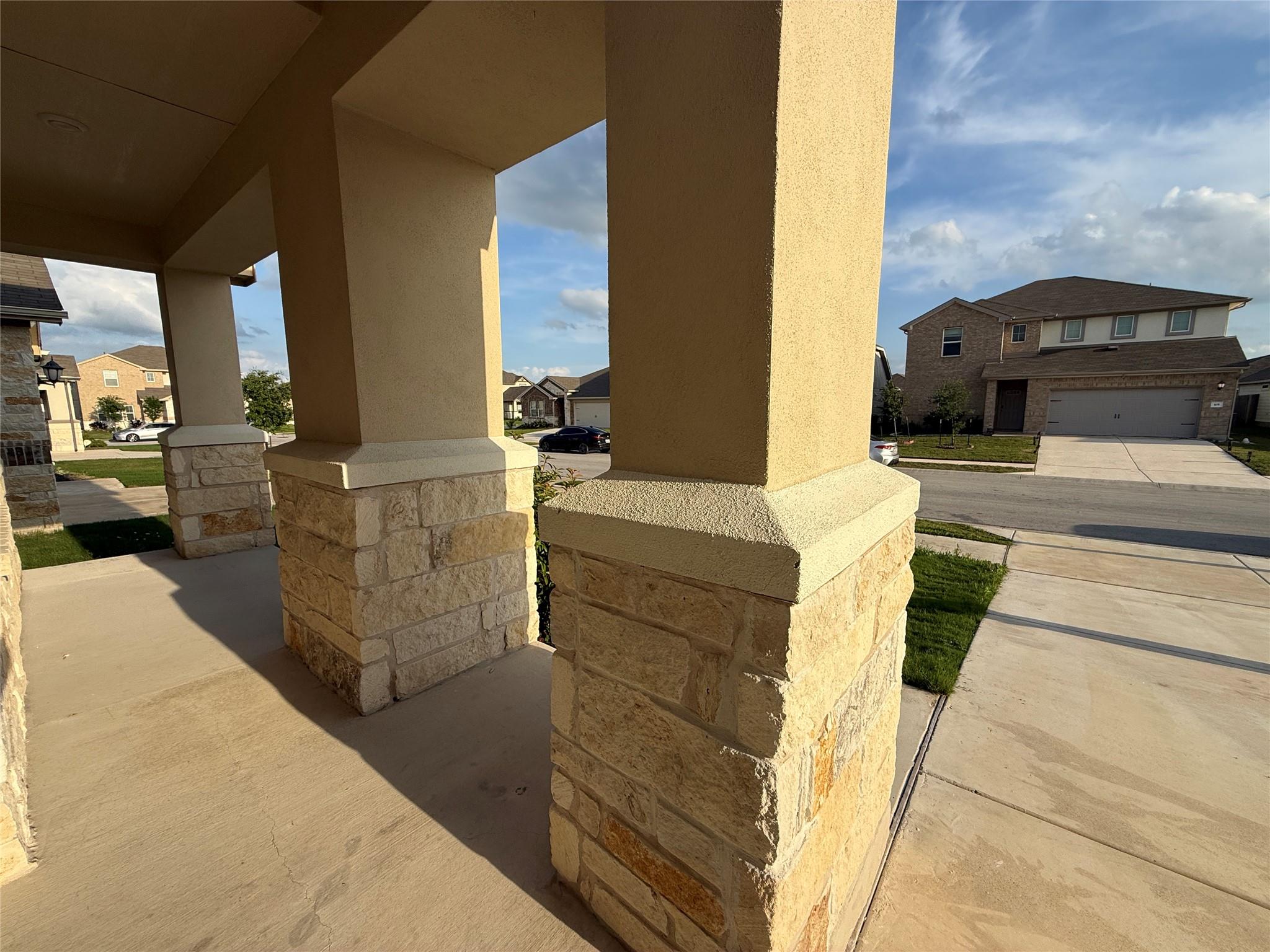 104 Osier Pass, Hutto, TX 78634