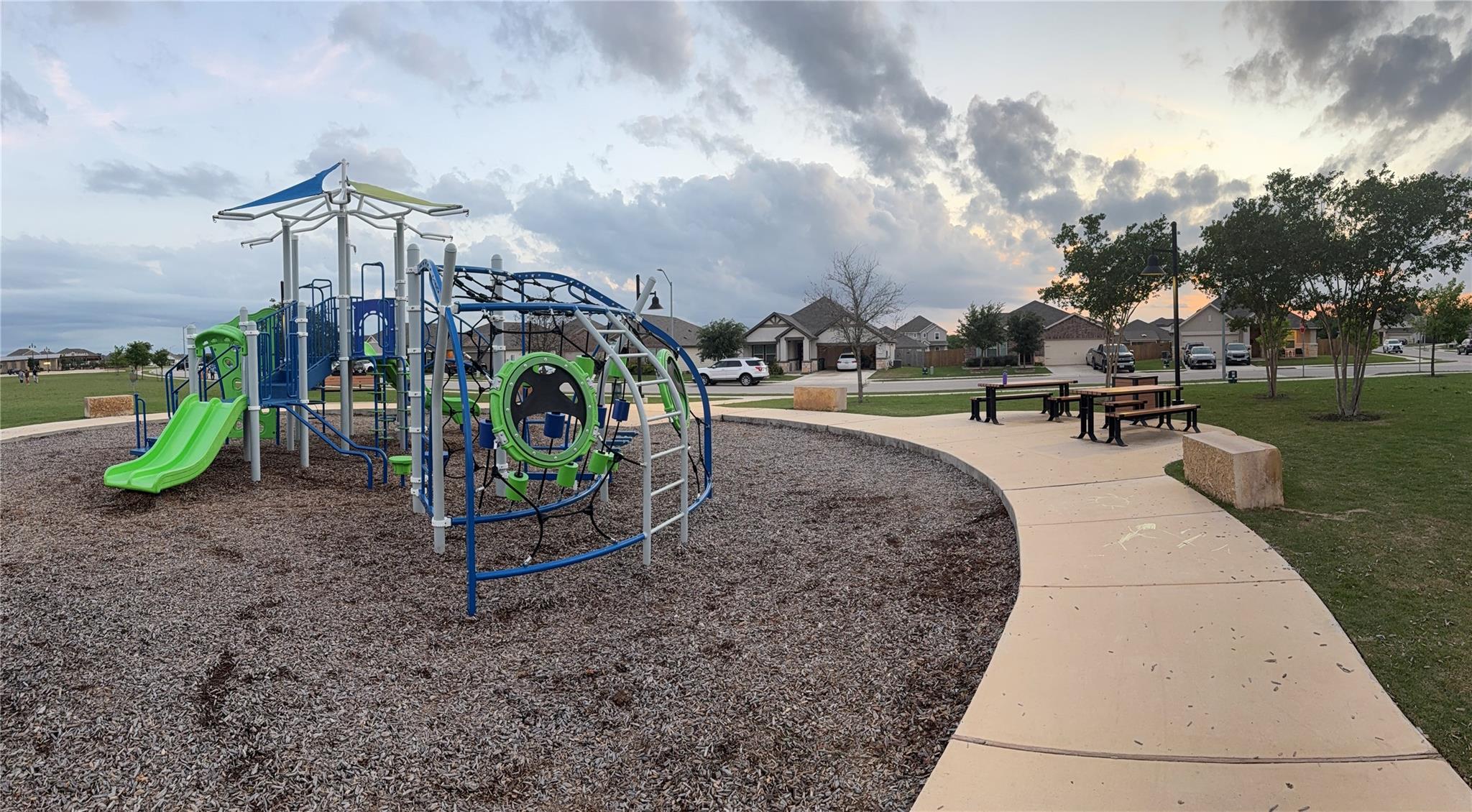 104 Osier Pass, Hutto, TX 78634