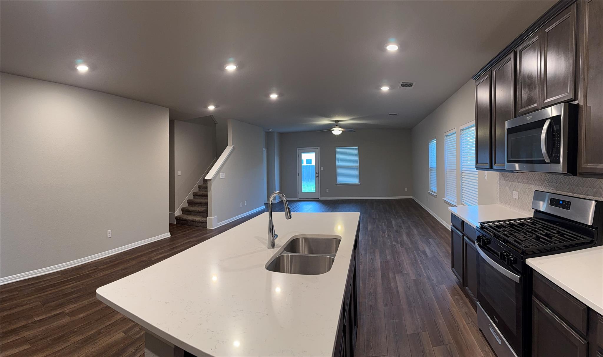 104 Osier Pass, Hutto, TX 78634