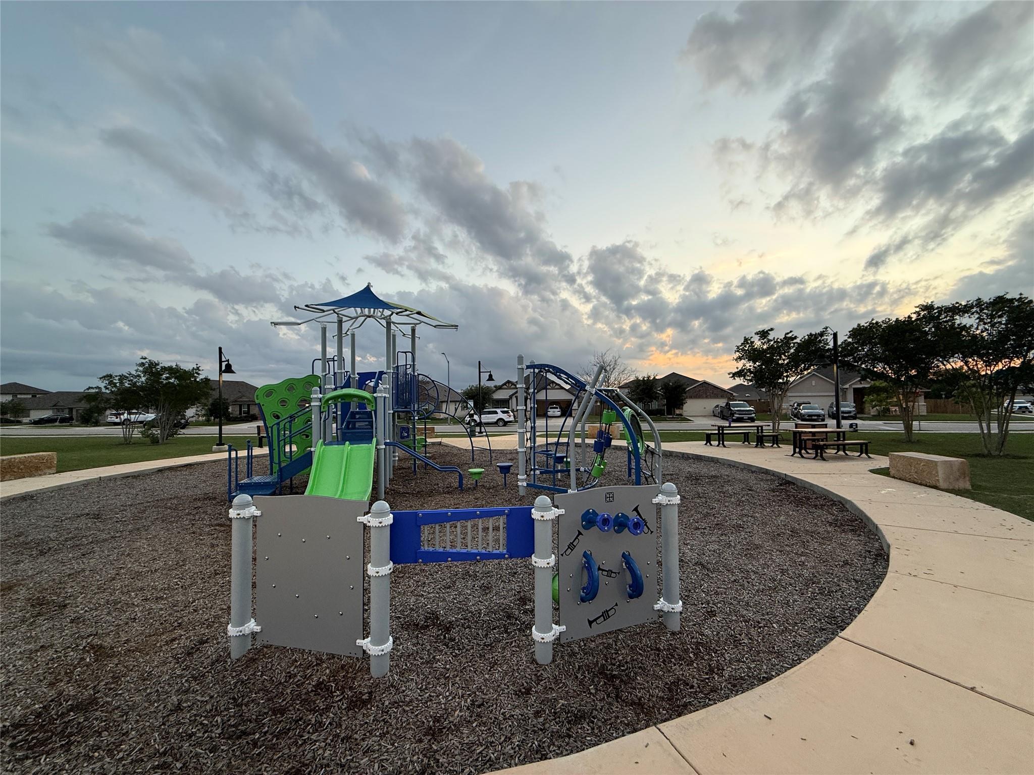 104 Osier Pass, Hutto, TX 78634