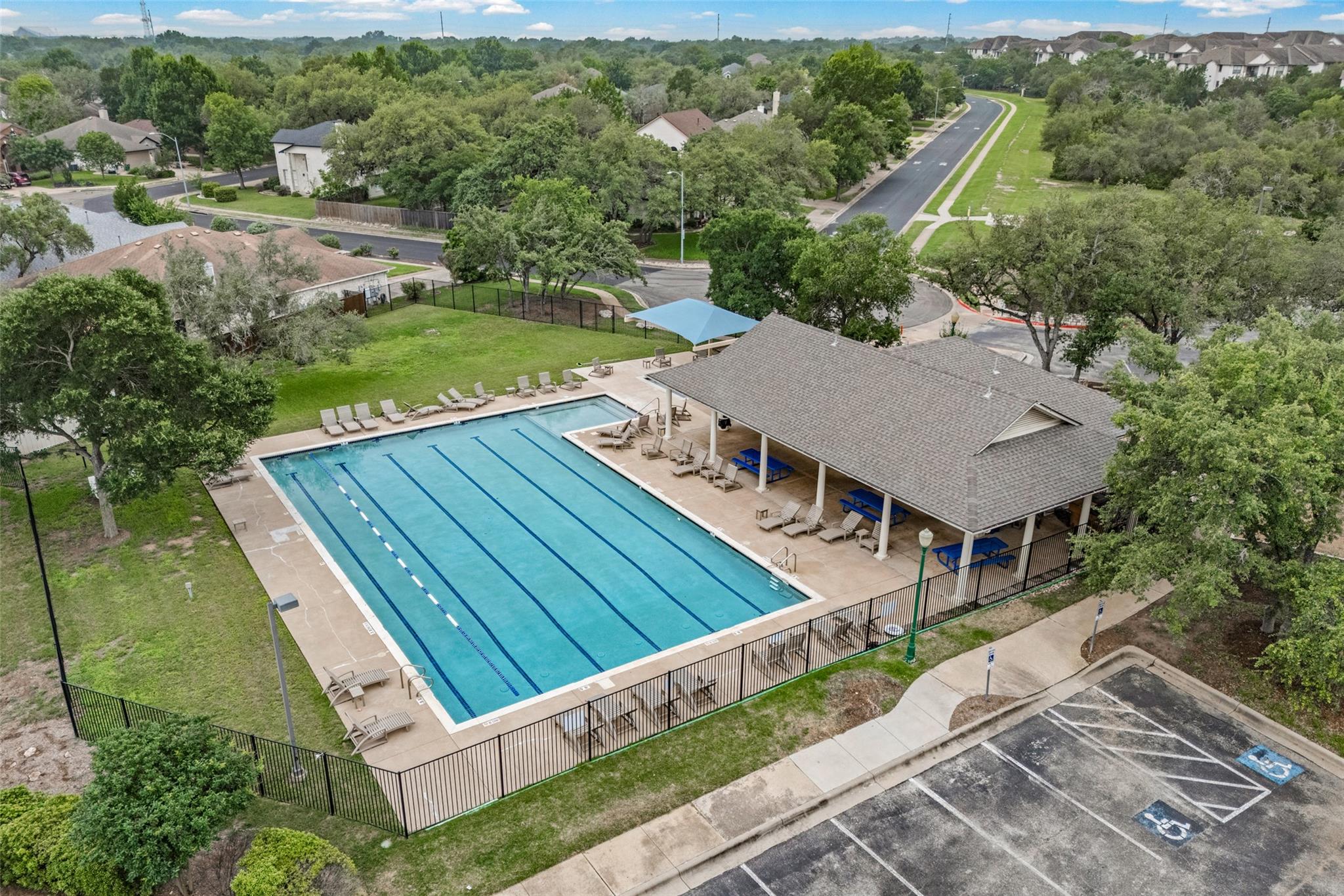 8610 Axis Dr, Austin, TX 78749