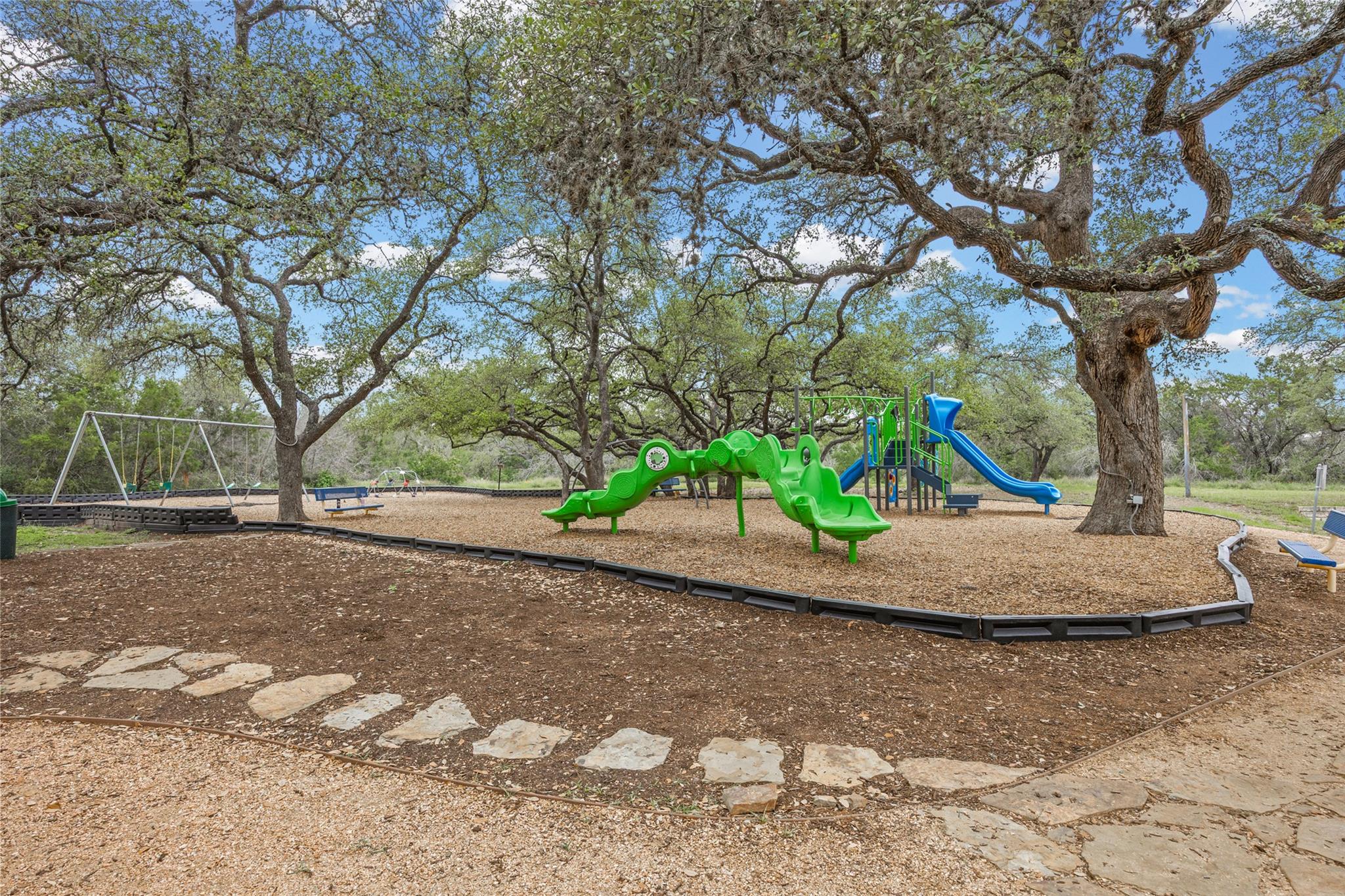 8610 Axis Dr, Austin, TX 78749