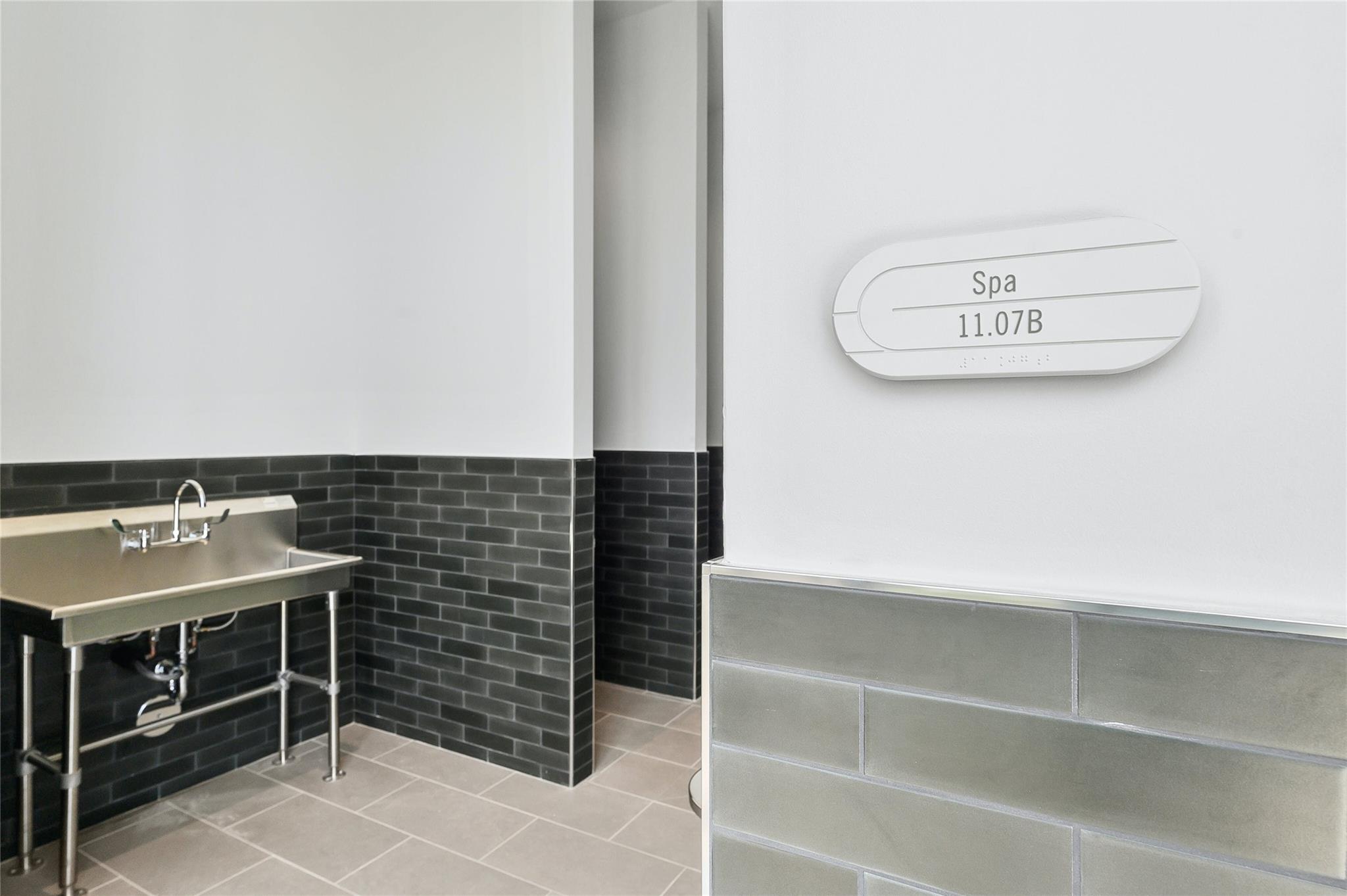 44 East Ave # 1504, Austin, TX 78701