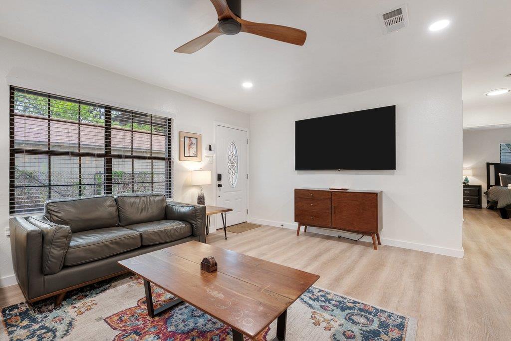 1300 Haskell St, Austin, TX 78702