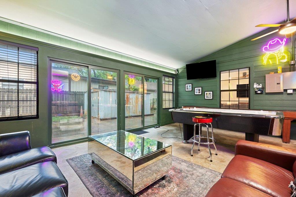 1300 Haskell St, Austin, TX 78702