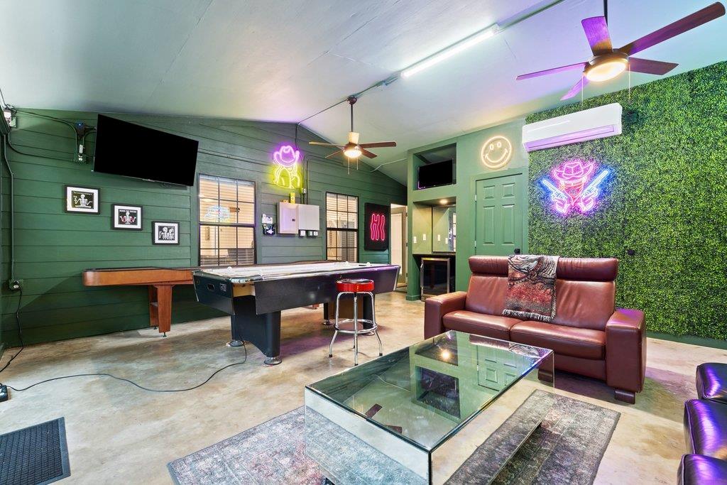 1300 Haskell St, Austin, TX 78702