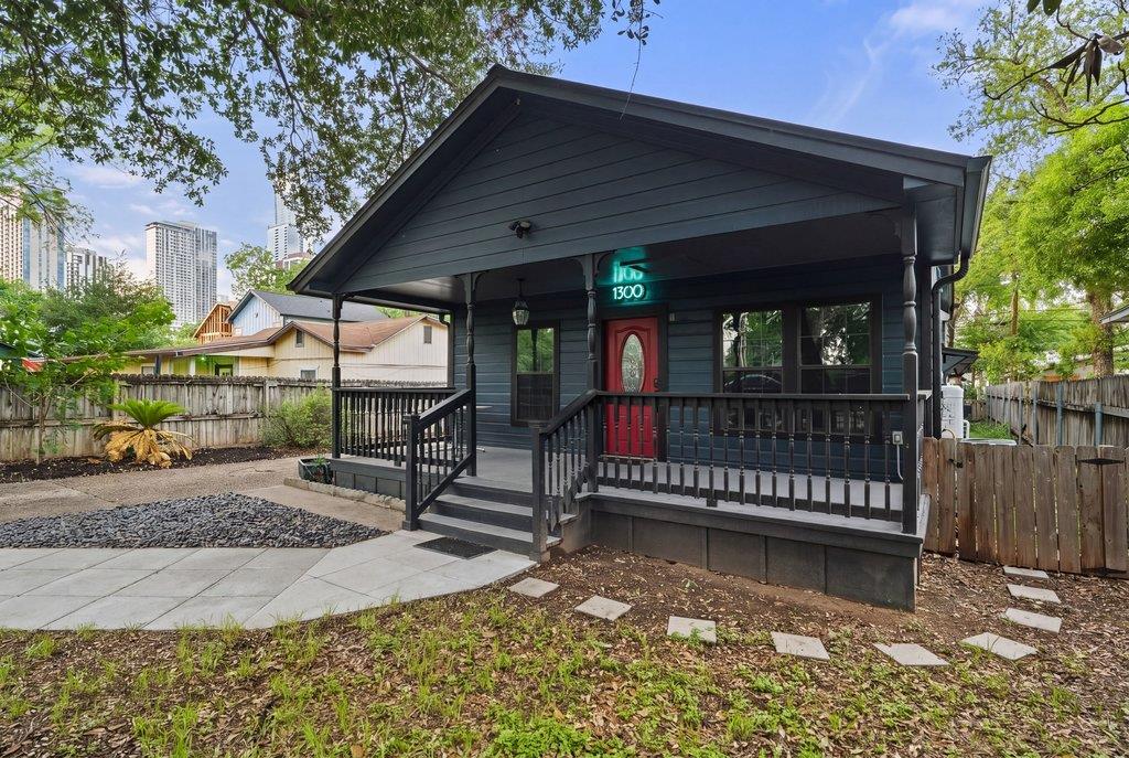 1300 Haskell St, Austin, TX 78702