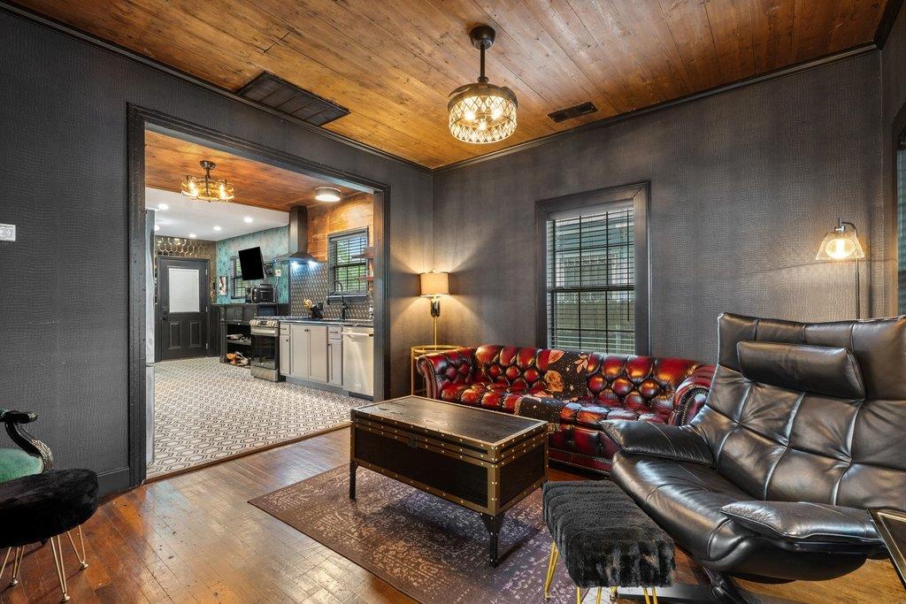 1300 Haskell St, Austin, TX 78702