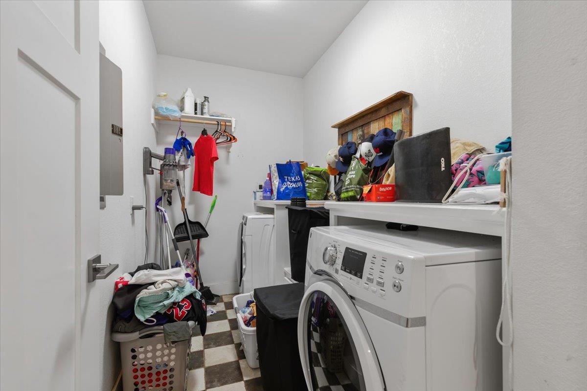 7512 Hardy Dr, Austin, TX 78757