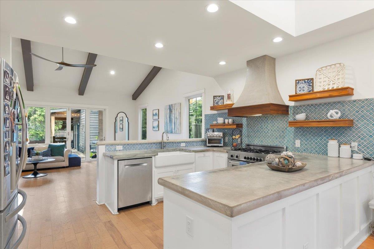 7512 Hardy Dr, Austin, TX 78757