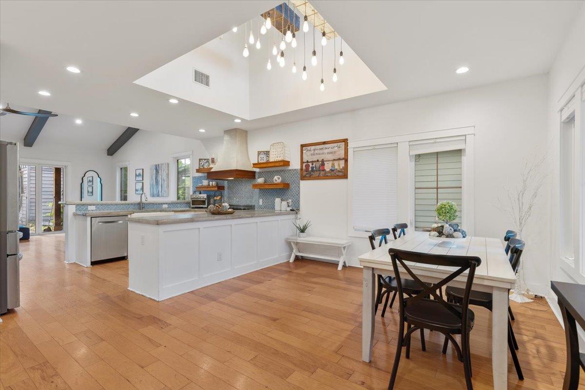 7512 Hardy Dr, Austin, TX 78757