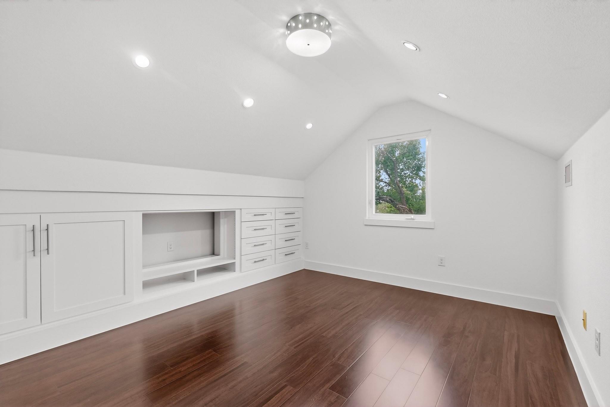 400 W 51 St # A, Austin, TX 78751